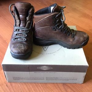 Merrel brown hiking boots